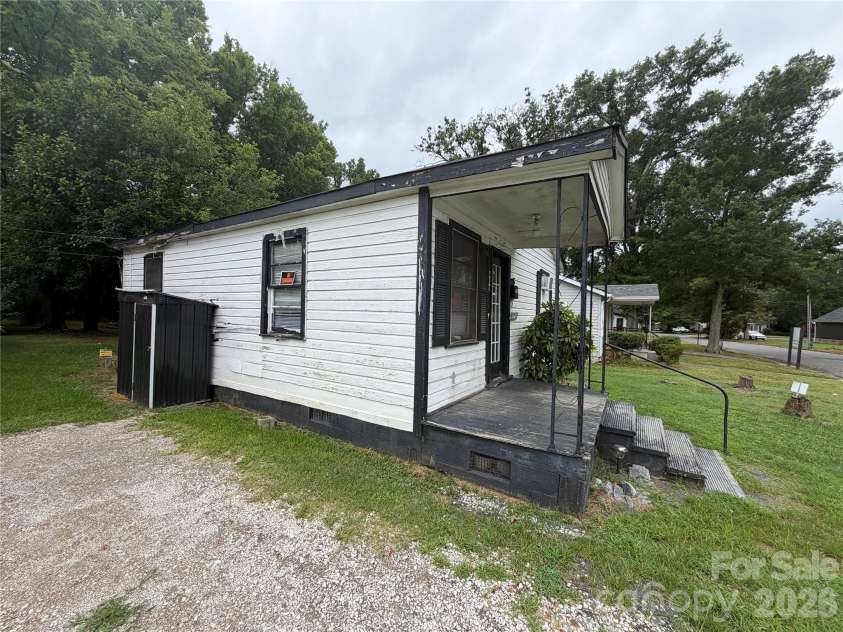 609 Clarinda Street, Rock Hill, SC 29730.  MLS# CAR4397826, YatesRealty ID 36426. 