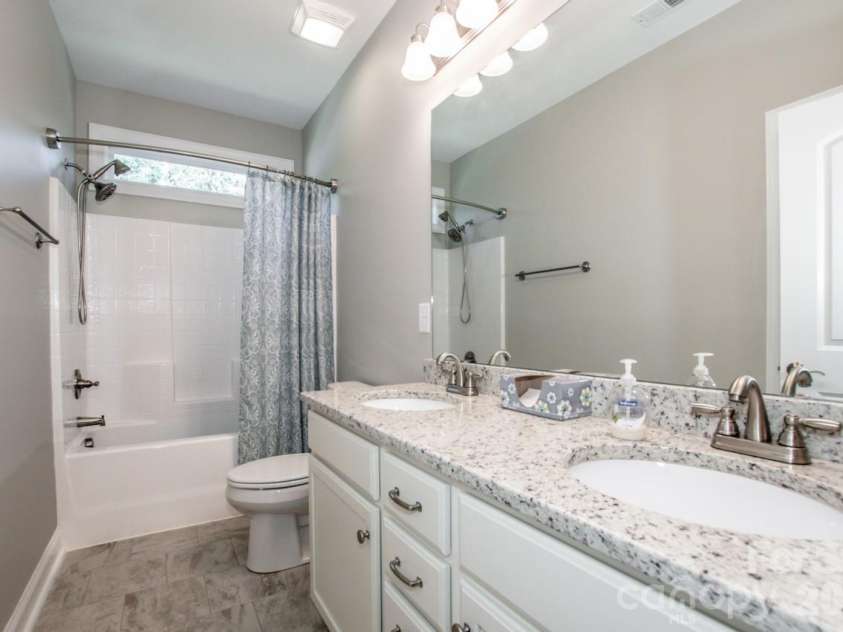 126 Bedford Lane, Mooresville, NC 28115.  MLS# CAR4398460, YatesRealty ID 36427. 