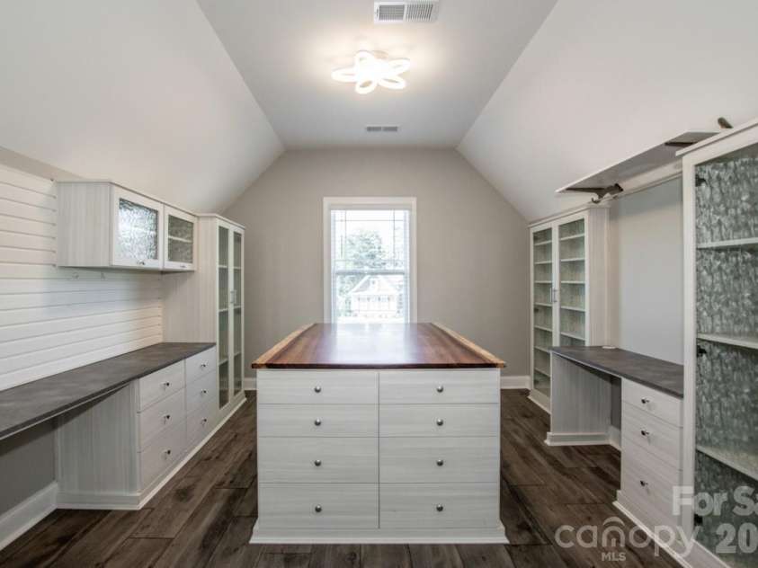 126 Bedford Lane, Mooresville, NC 28115.  MLS# CAR4398460, YatesRealty ID 36427. 