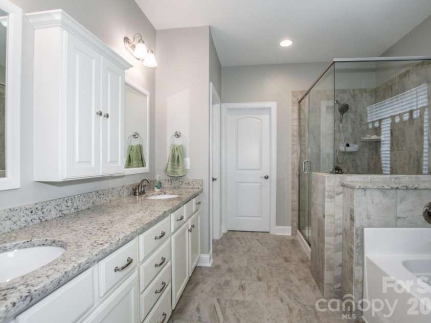 126 Bedford Lane, Mooresville, NC 28115.  MLS# CAR4398460, YatesRealty ID 36427. 