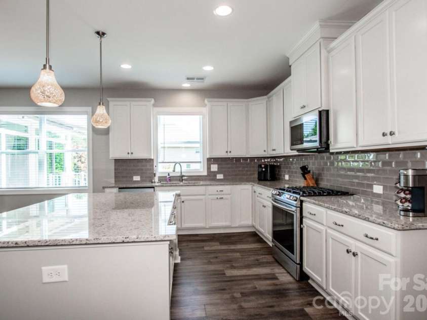126 Bedford Lane, Mooresville, NC 28115.  MLS# CAR4398460, YatesRealty ID 36427. 