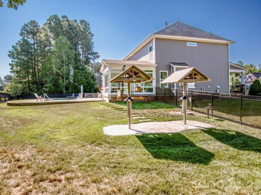 126 Bedford Lane, Mooresville, NC 28115.  MLS# CAR4398460, YatesRealty ID 36427. 