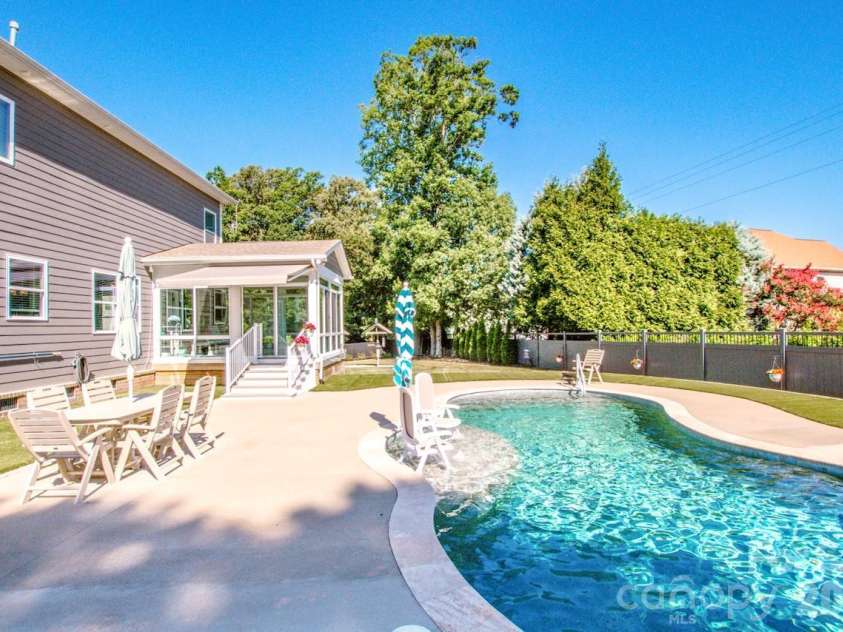 126 Bedford Lane, Mooresville, NC 28115.  MLS# CAR4398460, YatesRealty ID 36427. 