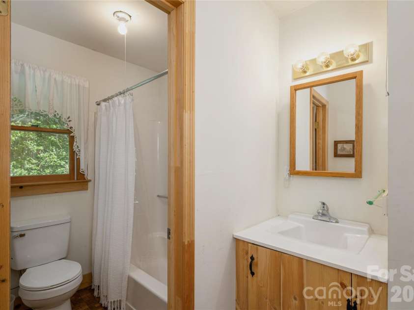 10844 Greenville Highway, Cedar Mountain, NC 28718.  MLS# CAR4369621, YatesRealty ID 36428. Second Living Quarters Full Bath
