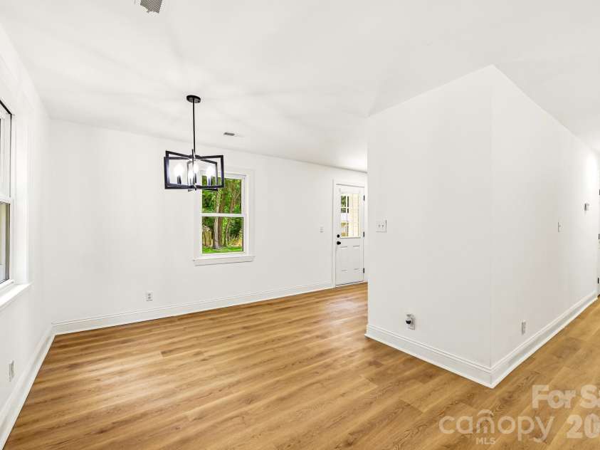 1936 Lakedell Drive, Charlotte, NC 28215.  MLS# CAR4401576, YatesRealty ID 36429. 