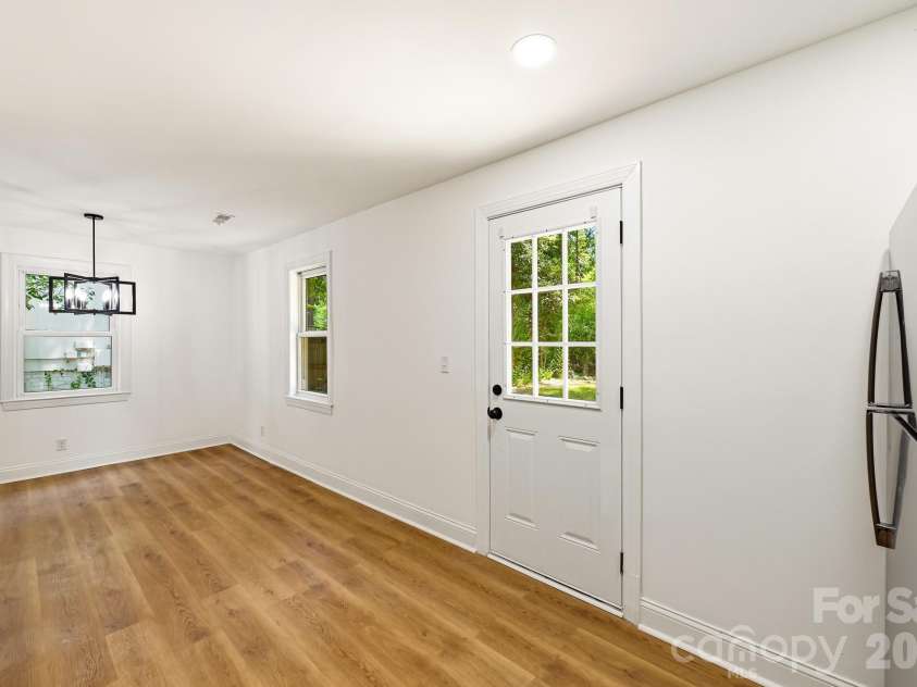 1936 Lakedell Drive, Charlotte, NC 28215.  MLS# CAR4401576, YatesRealty ID 36429. 