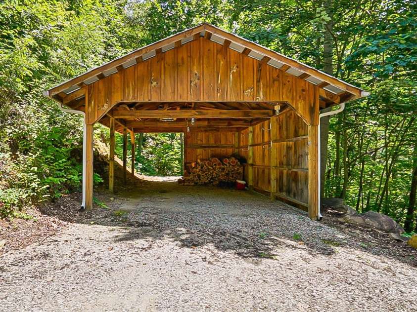 28 Back Stage Pass, Canton, NC 28716.  MLS# CAR4284833, YatesRealty ID 3643. Double carport 