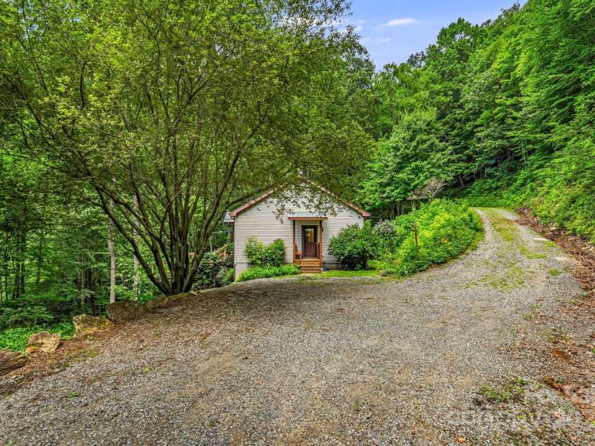 28 Back Stage Pass, Canton, NC 28716.  MLS# CAR4284833, YatesRealty ID 3643. Private Drive