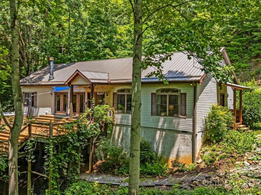 28 Back Stage Pass, Canton, NC 28716.  MLS# CAR4284833, YatesRealty ID 3643. Total privacy on 10+ acres