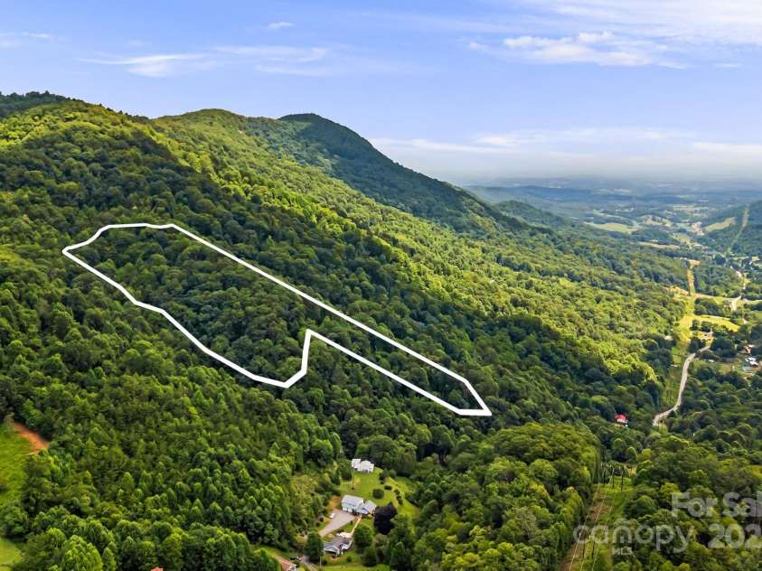 28 Back Stage Pass, Canton, NC 28716.  MLS# CAR4284833, YatesRealty ID 3643. What dreams are made of!