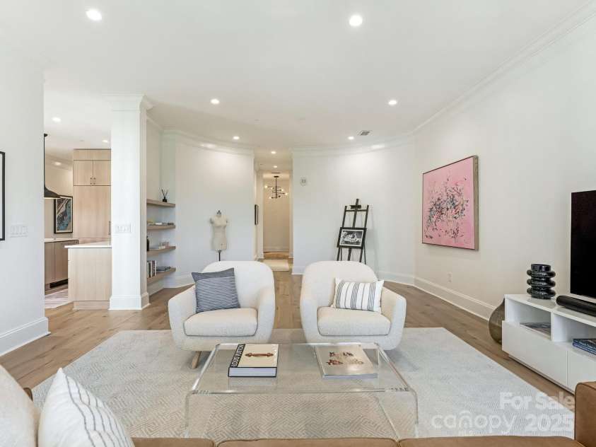 2823 Providence Road, Charlotte, NC 28211.  MLS# CAR4305746, YatesRealty ID 3643. 