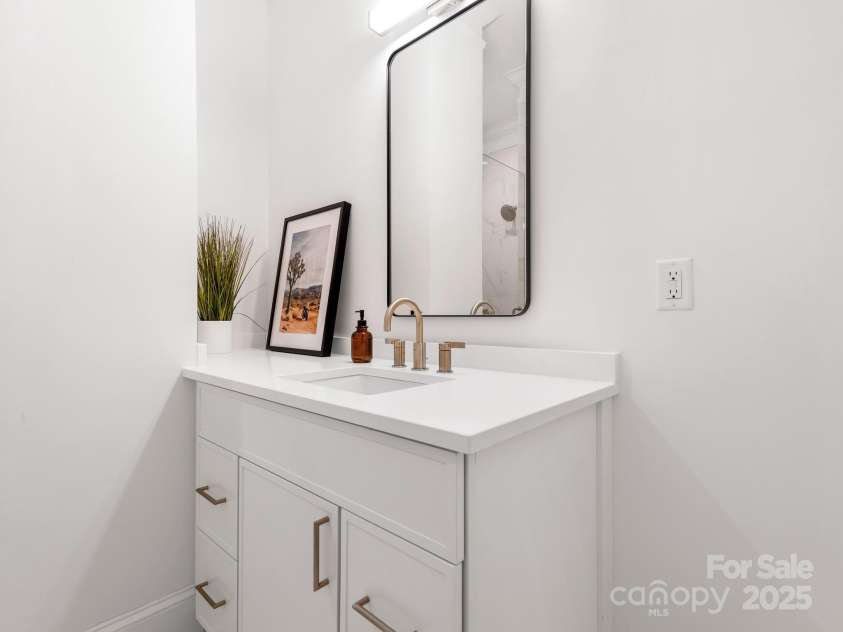 2823 Providence Road, Charlotte, NC 28211.  MLS# CAR4305746, YatesRealty ID 3643. 