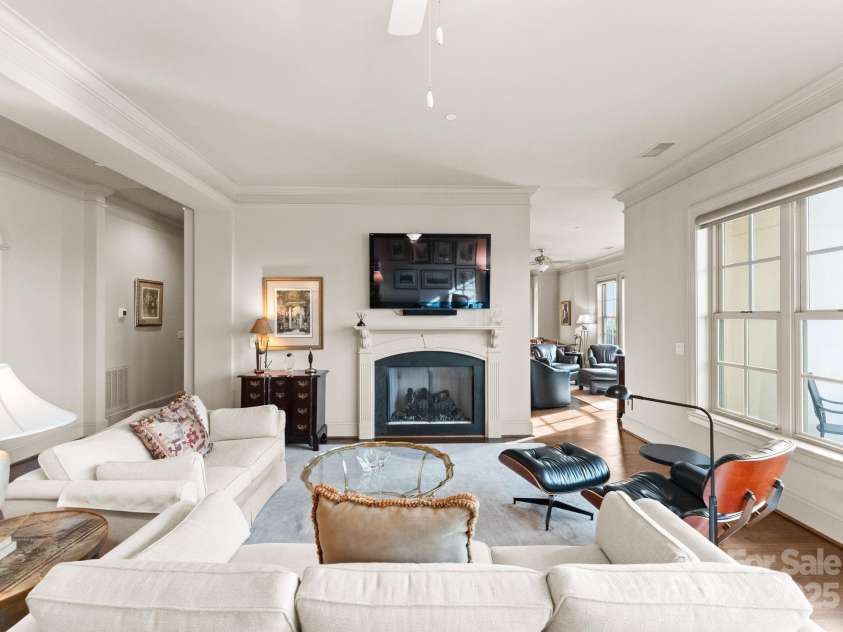 2823 Providence Road, Charlotte, NC 28211.  MLS# CAR4334586, YatesRealty ID 3643. 