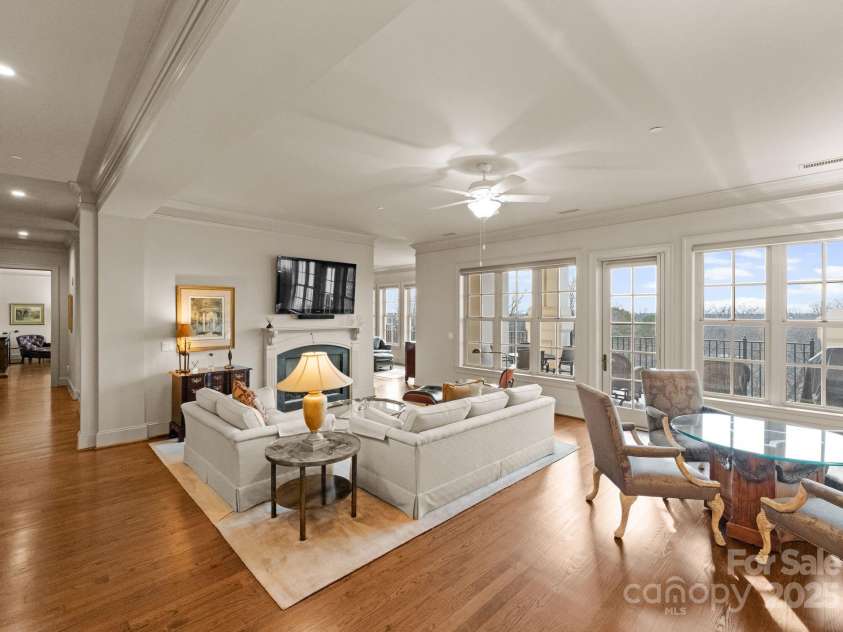 2823 Providence Road, Charlotte, NC 28211.  MLS# CAR4334586, YatesRealty ID 3643. 