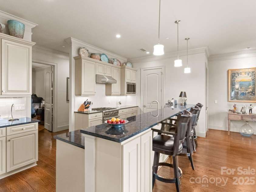 2823 Providence Road, Charlotte, NC 28211.  MLS# CAR4334586, YatesRealty ID 3643. 