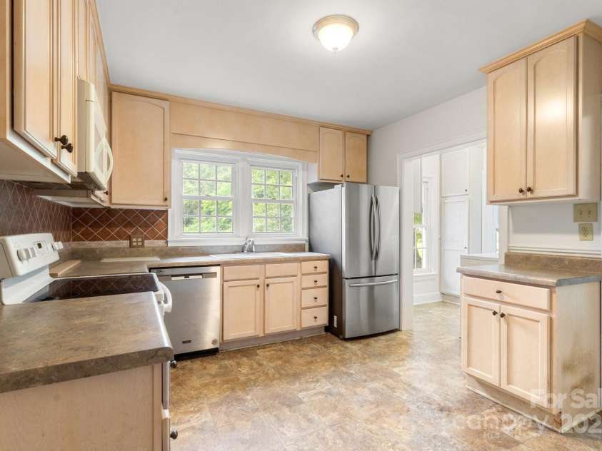 728 Blanton Street, Shelby, NC 28150.  MLS# CAR4274982, YatesRealty ID 3643. ...a refrigerator that remains,...