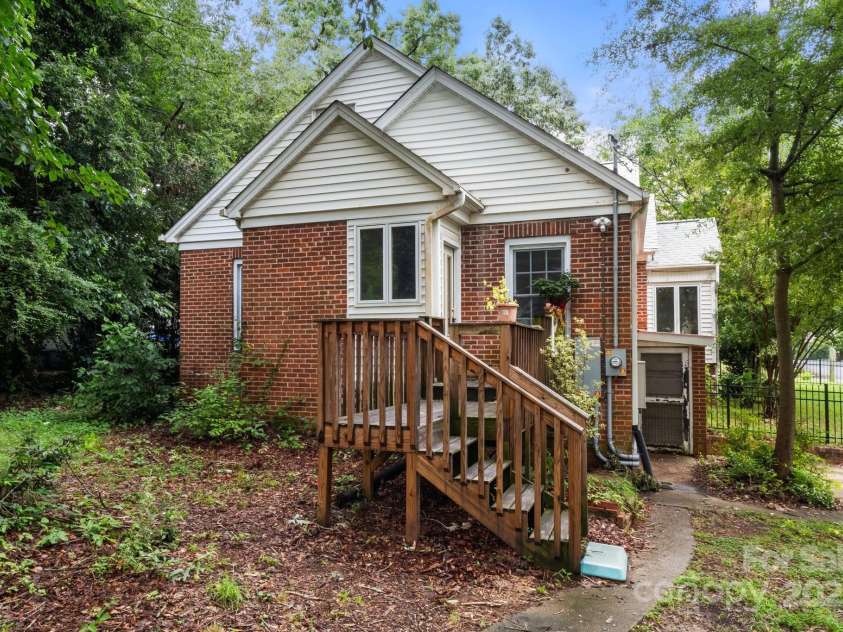 728 Blanton Street, Shelby, NC 28150.  MLS# CAR4274982, YatesRealty ID 3643. Here is the back deck/entrance
