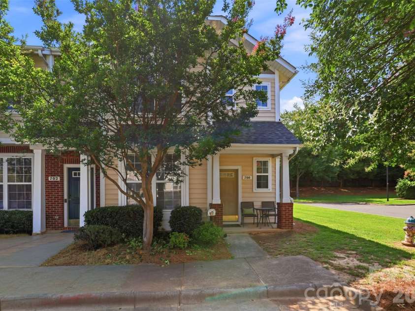 700 Shellstone Place, Fort Mill, SC 29708.  MLS# CAR4399248, YatesRealty ID 36430. 
