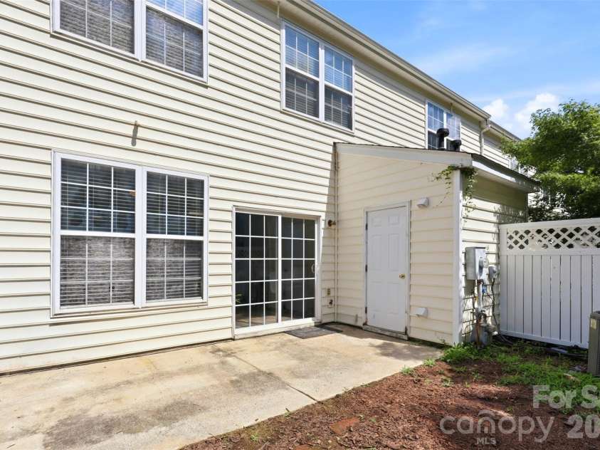 700 Shellstone Place, Fort Mill, SC 29708.  MLS# CAR4399248, YatesRealty ID 36430. 