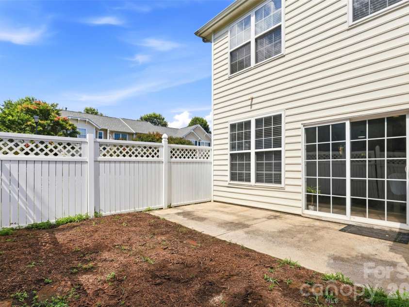 700 Shellstone Place, Fort Mill, SC 29708.  MLS# CAR4399248, YatesRealty ID 36430. 