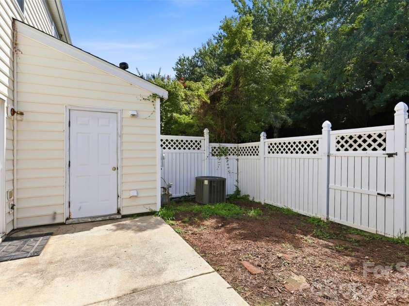 700 Shellstone Place, Fort Mill, SC 29708.  MLS# CAR4399248, YatesRealty ID 36430. 