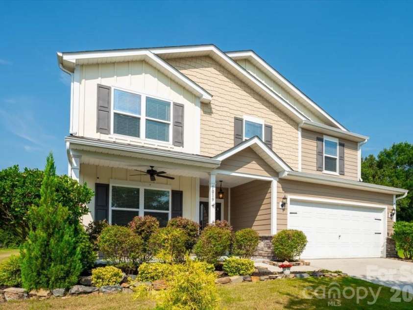 1019 Sunflower Lane, Indian Trail, NC 28079.  MLS# CAR4402543, YatesRealty ID 36431. 