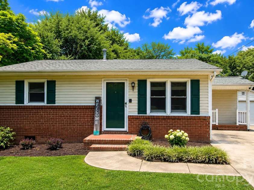 5313 Clearwater Lake Road, Mount Holly, NC 28120.  MLS# CAR4401872, YatesRealty ID 36432. 