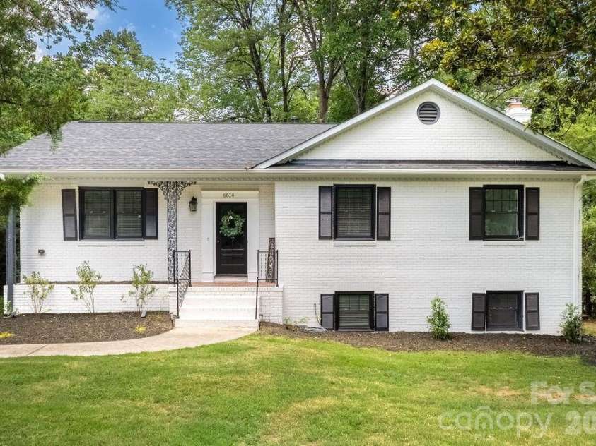 6614 Old Providence Road, Charlotte, NC 28226.  MLS# CAR4400938, YatesRealty ID 36433. 
