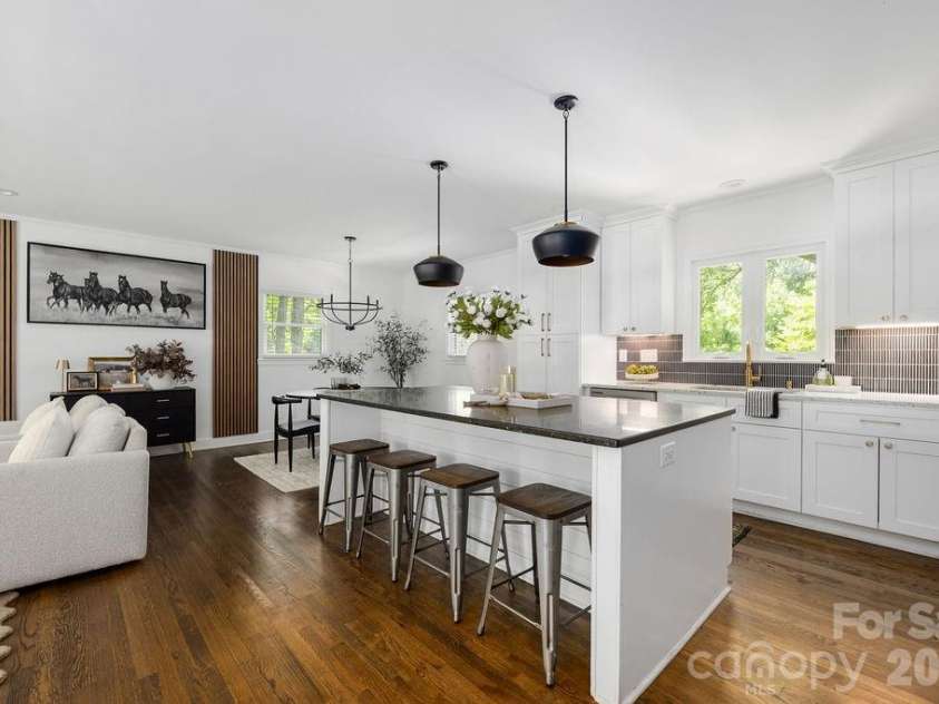6614 Old Providence Road, Charlotte, NC 28226.  MLS# CAR4400938, YatesRealty ID 36433. 