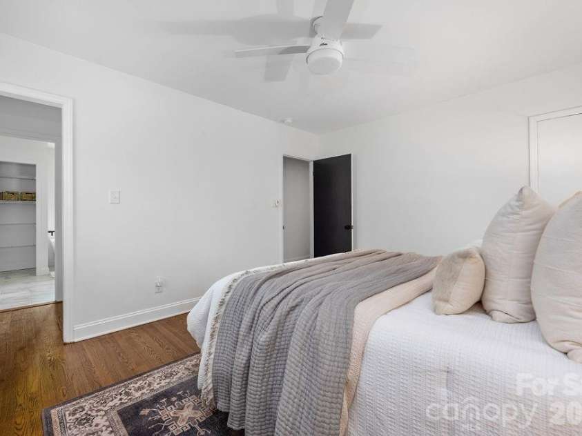 6614 Old Providence Road, Charlotte, NC 28226.  MLS# CAR4400938, YatesRealty ID 36433. 
