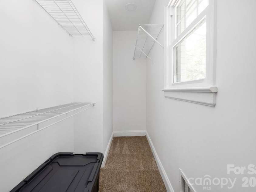 6614 Old Providence Road, Charlotte, NC 28226.  MLS# CAR4400938, YatesRealty ID 36433. 