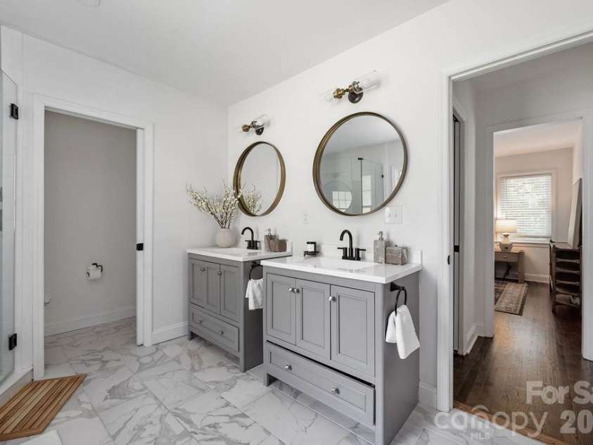 6614 Old Providence Road, Charlotte, NC 28226.  MLS# CAR4400938, YatesRealty ID 36433. 