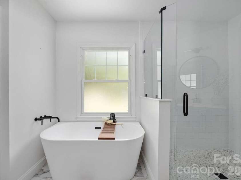 6614 Old Providence Road, Charlotte, NC 28226.  MLS# CAR4400938, YatesRealty ID 36433. 