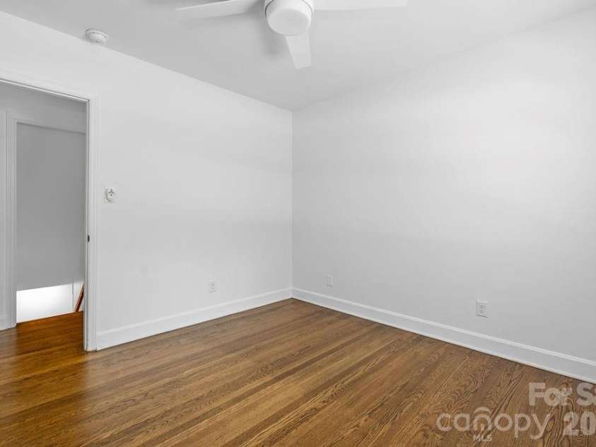 6614 Old Providence Road, Charlotte, NC 28226.  MLS# CAR4400938, YatesRealty ID 36433. 
