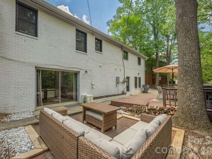 6614 Old Providence Road, Charlotte, NC 28226.  MLS# CAR4400938, YatesRealty ID 36433. 