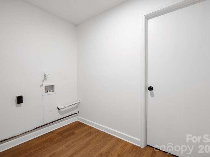 6614 Old Providence Road, Charlotte, NC 28226.  MLS# CAR4400938, YatesRealty ID 36433. Laundry Room