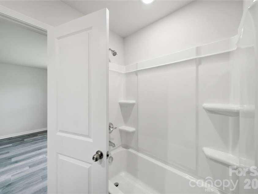 470 Woodberry Drive, Mooresville, NC 28115.  MLS# CAR4394705, YatesRealty ID 36434. Primary Bath 2