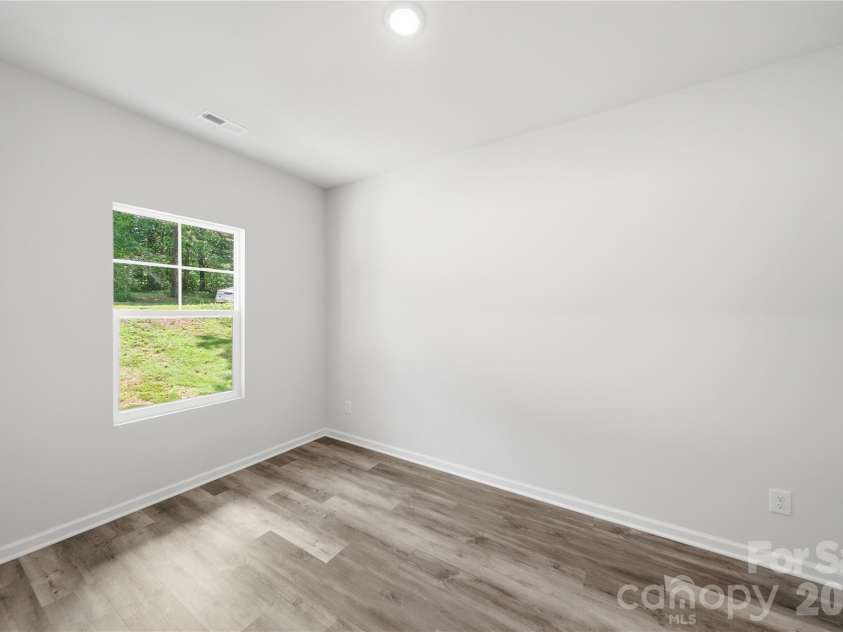 470 Woodberry Drive, Mooresville, NC 28115.  MLS# CAR4394705, YatesRealty ID 36434. Study