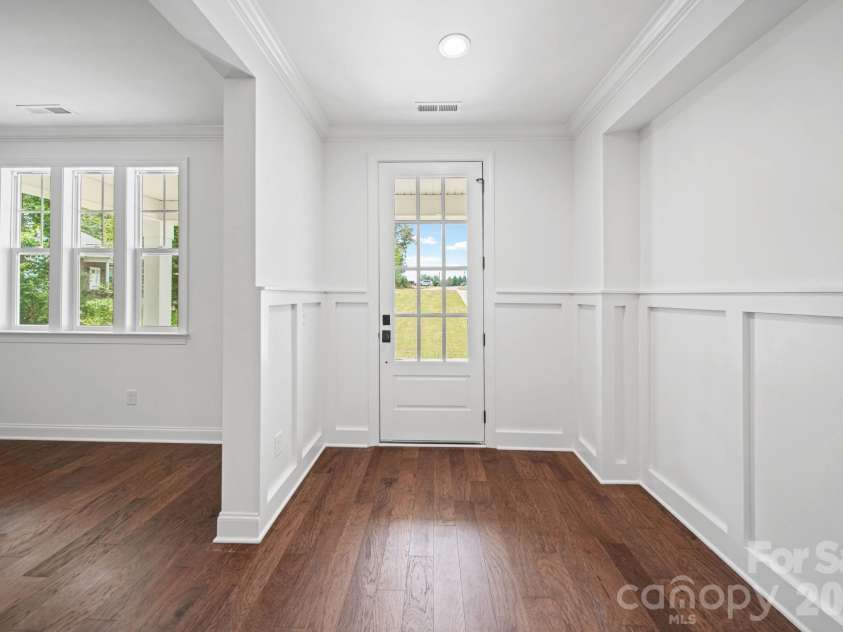 4024 Red Hill Way, Denver, NC 28037.  MLS# CAR4394817, YatesRealty ID 36435. Foyer