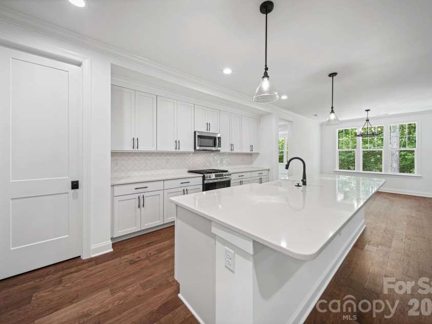 4024 Red Hill Way, Denver, NC 28037.  MLS# CAR4394817, YatesRealty ID 36435. Kitchen