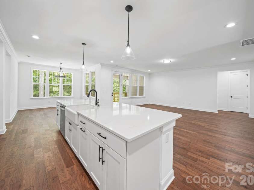 4024 Red Hill Way, Denver, NC 28037.  MLS# CAR4394817, YatesRealty ID 36435. Kitchen