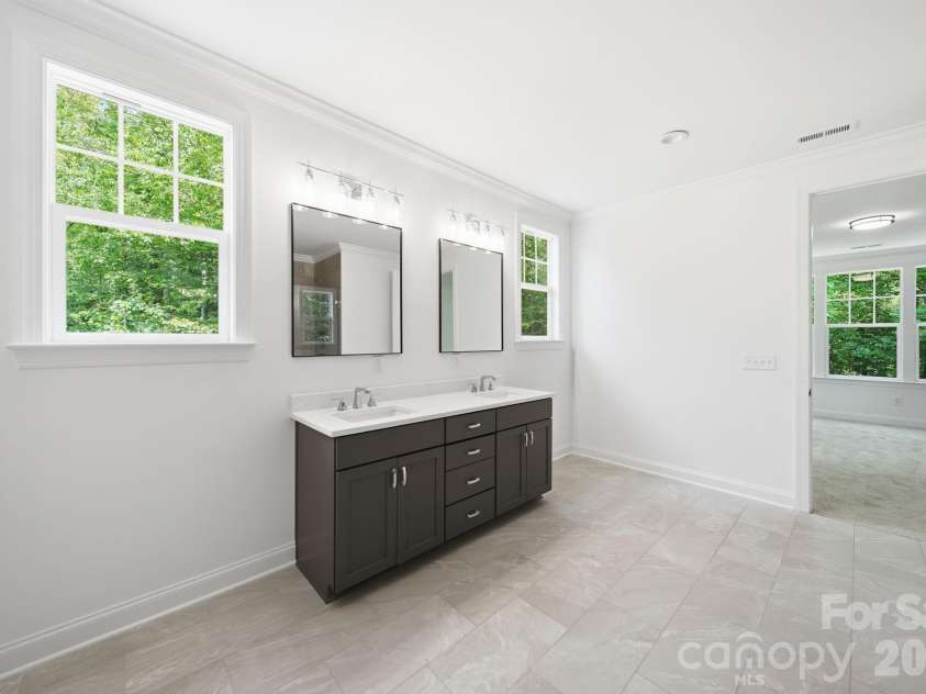 4024 Red Hill Way, Denver, NC 28037.  MLS# CAR4394817, YatesRealty ID 36435. Primary Sinks/Vanity