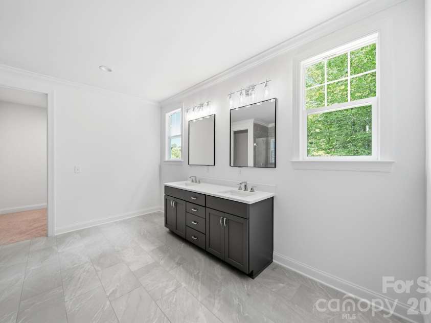 4024 Red Hill Way, Denver, NC 28037.  MLS# CAR4394817, YatesRealty ID 36435. Primary Sinks/Vanity