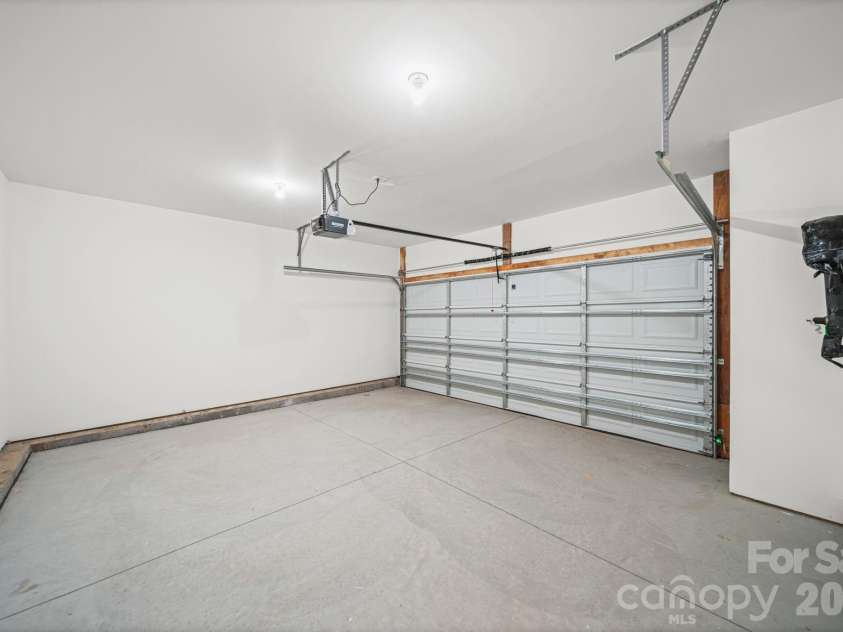 1412 Hubbard Terrace, Shelby, NC 28152.  MLS# CAR4395933, YatesRealty ID 36437. Garage Interior