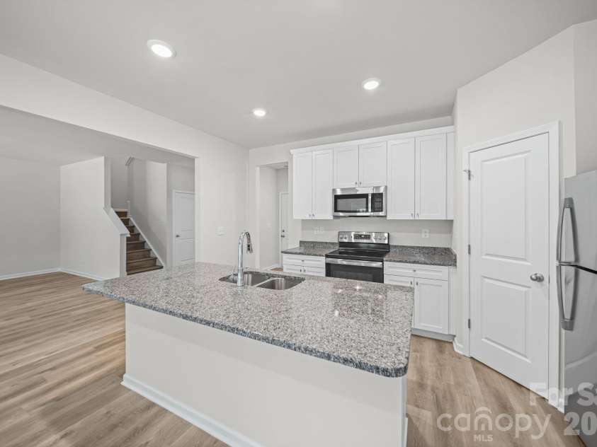 1412 Hubbard Terrace, Shelby, NC 28152.  MLS# CAR4395933, YatesRealty ID 36437. Kitchen