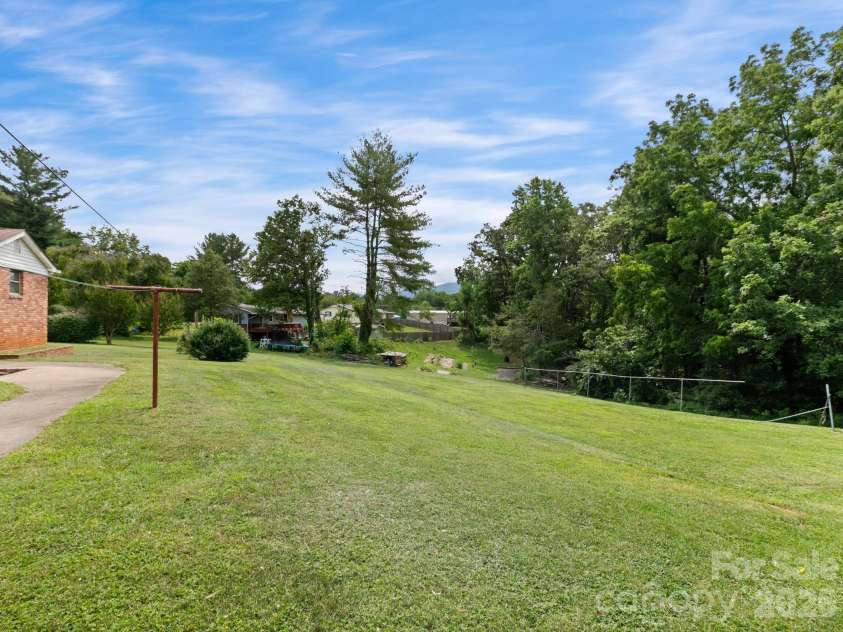 49 Hickory Tree Road, Asheville, NC 28805.  MLS# CAR4396718, YatesRealty ID 36439. 