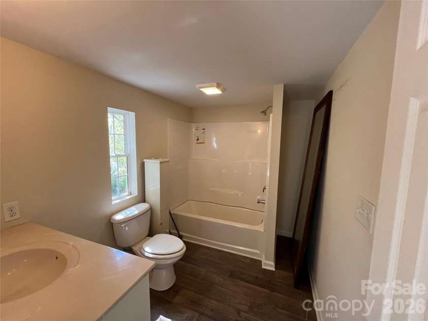 1785 Doe Court, Iron Station, NC 28080.  MLS# CAR4308568, YatesRealty ID 3644. Primary Bath 