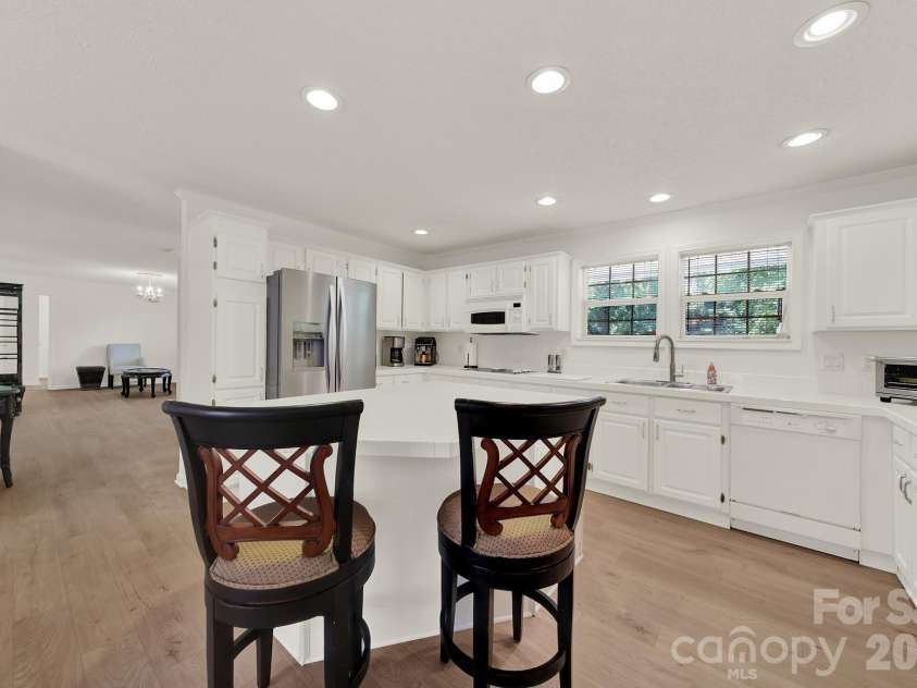 15715 Youngblood Road, Charlotte, NC 28278.  MLS# CAR4392461, YatesRealty ID 36440. 