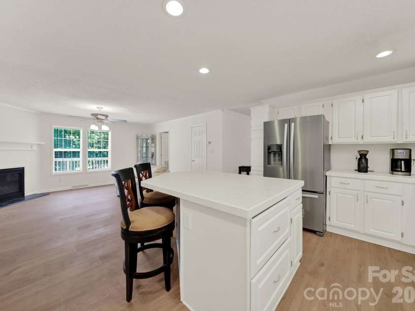 15715 Youngblood Road, Charlotte, NC 28278.  MLS# CAR4392461, YatesRealty ID 36440. 