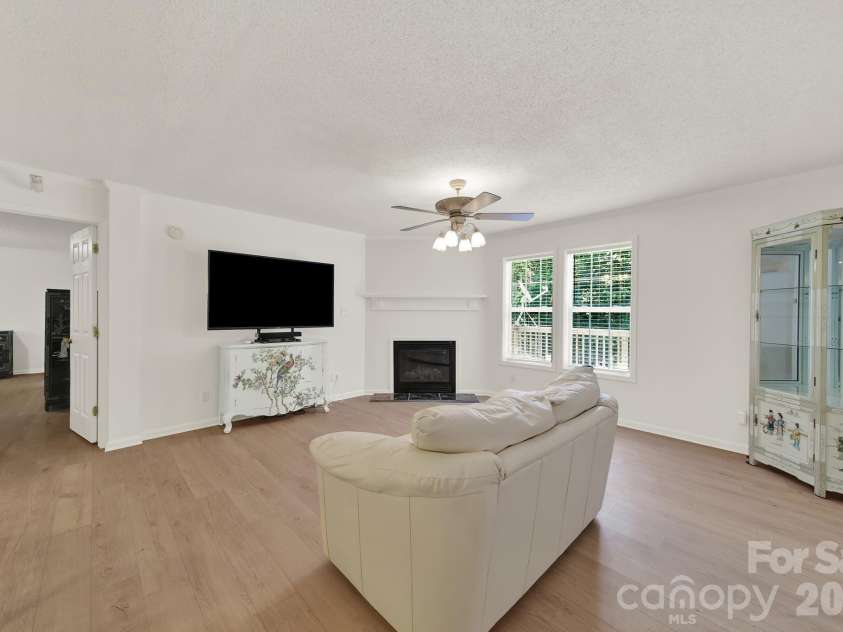 15715 Youngblood Road, Charlotte, NC 28278.  MLS# CAR4392461, YatesRealty ID 36440. 